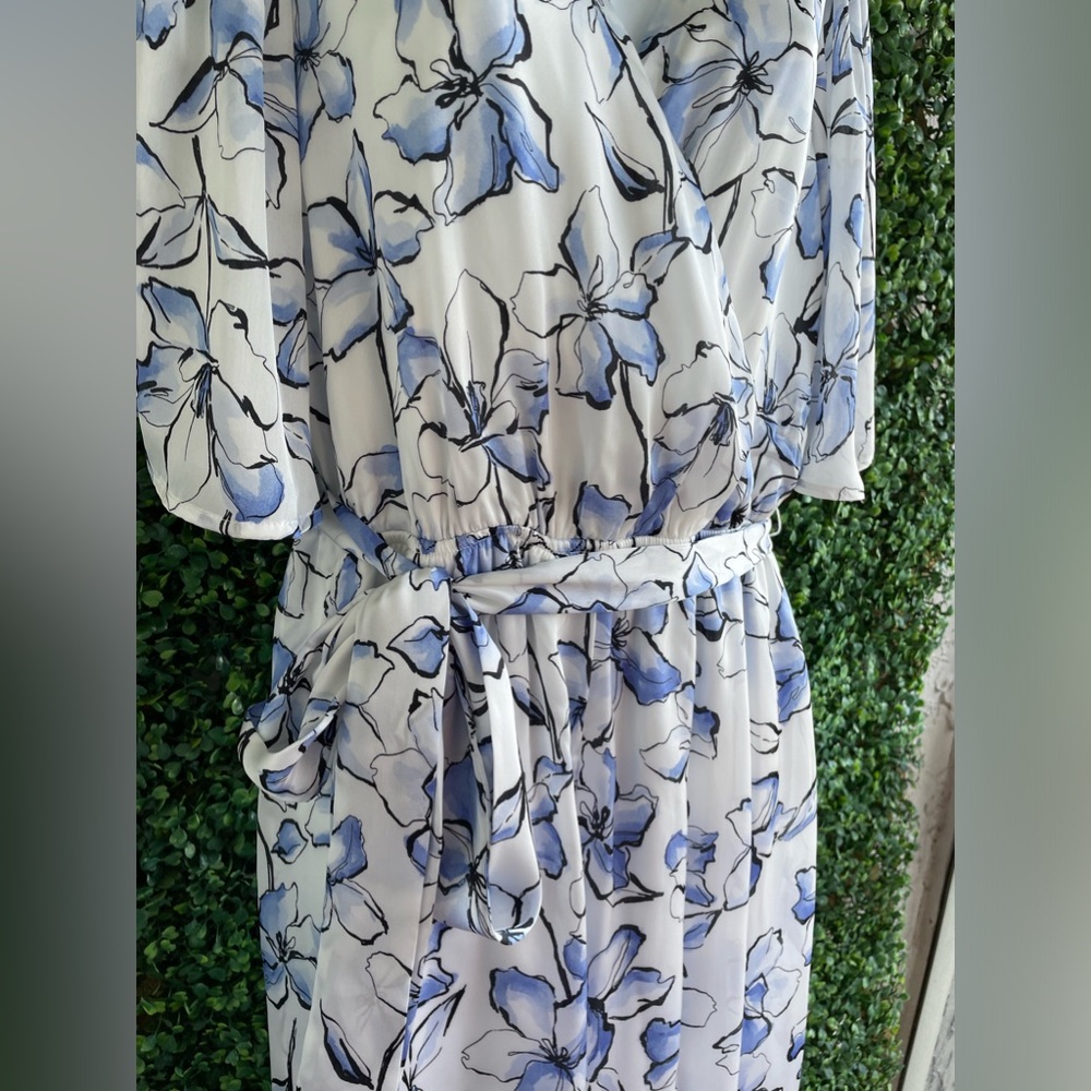 Lulus | True Masterpiece White Floral Print Satin Wide-Leg Jumpsuit - NWT - Picture 9 of 16